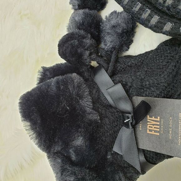 Frye NWT Fuzzy Pom Pom Cable Knit Home Sock - Picture 7 of 7